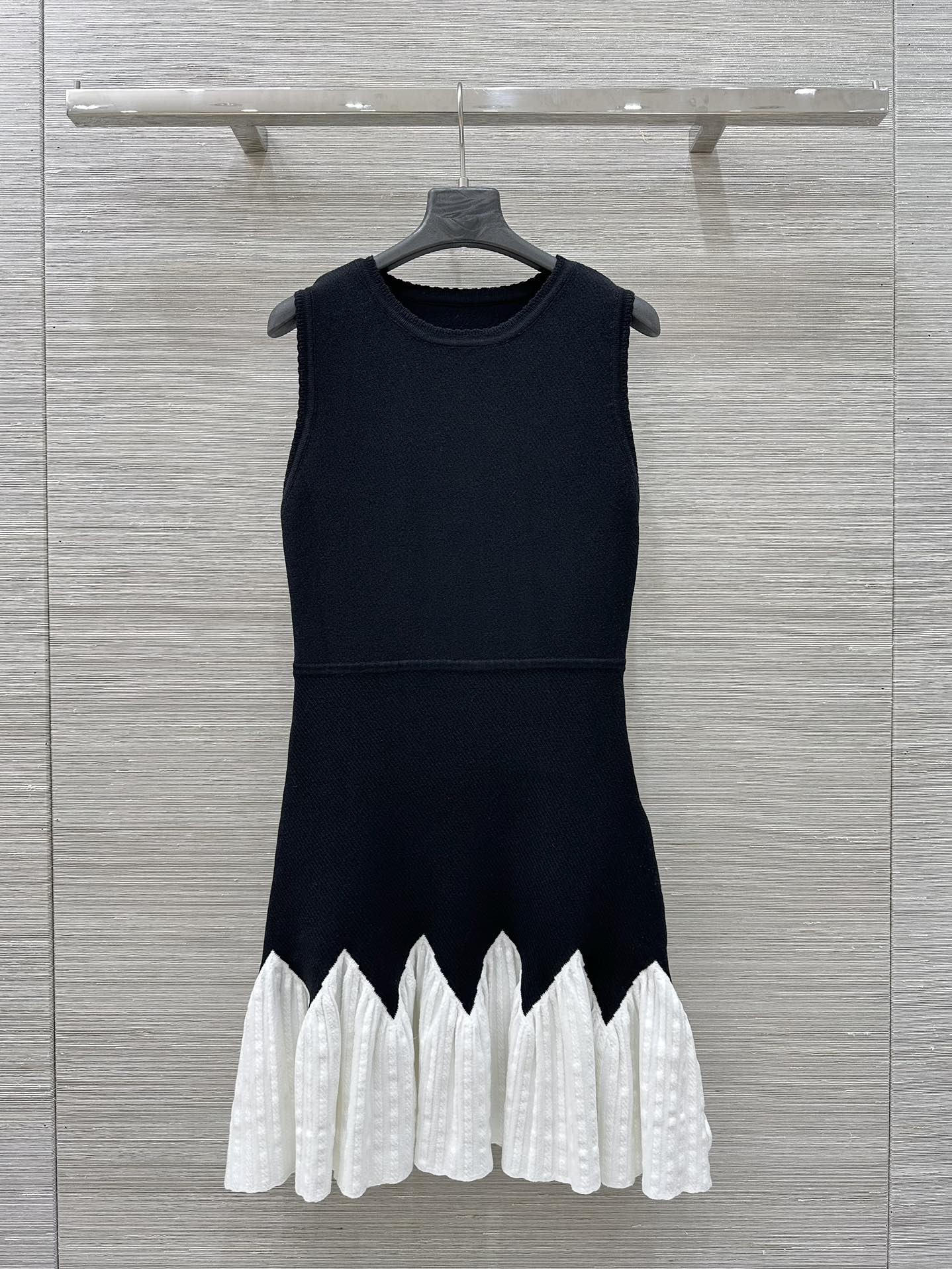 “High-End Women’s Dress: Stylish, Customized, Elegant Design for Special Occasions – Details and Sizing Included” - 图片 1