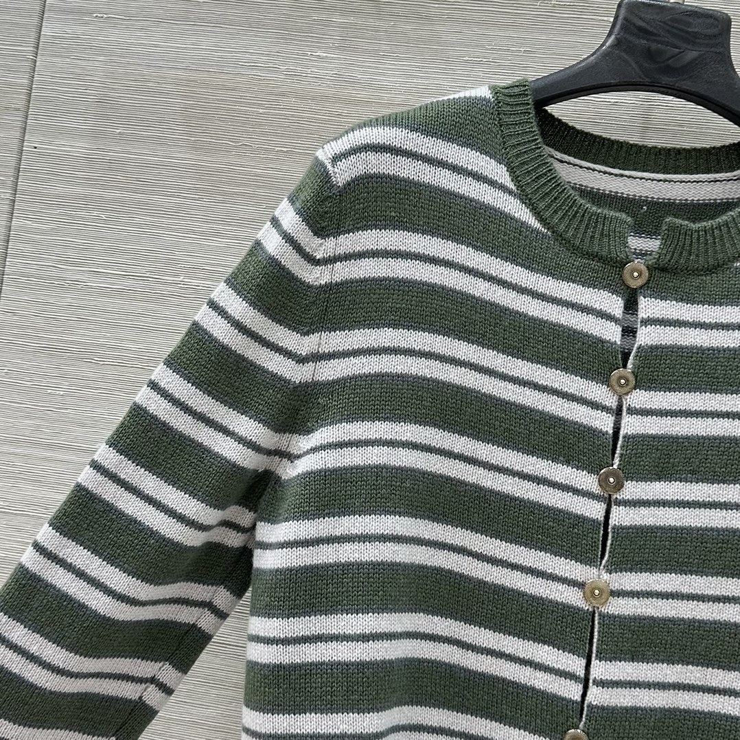 Autumn Morning Striped Knit Sweater: Elegant, Delicate, and Soft – Product Review - 图片 3