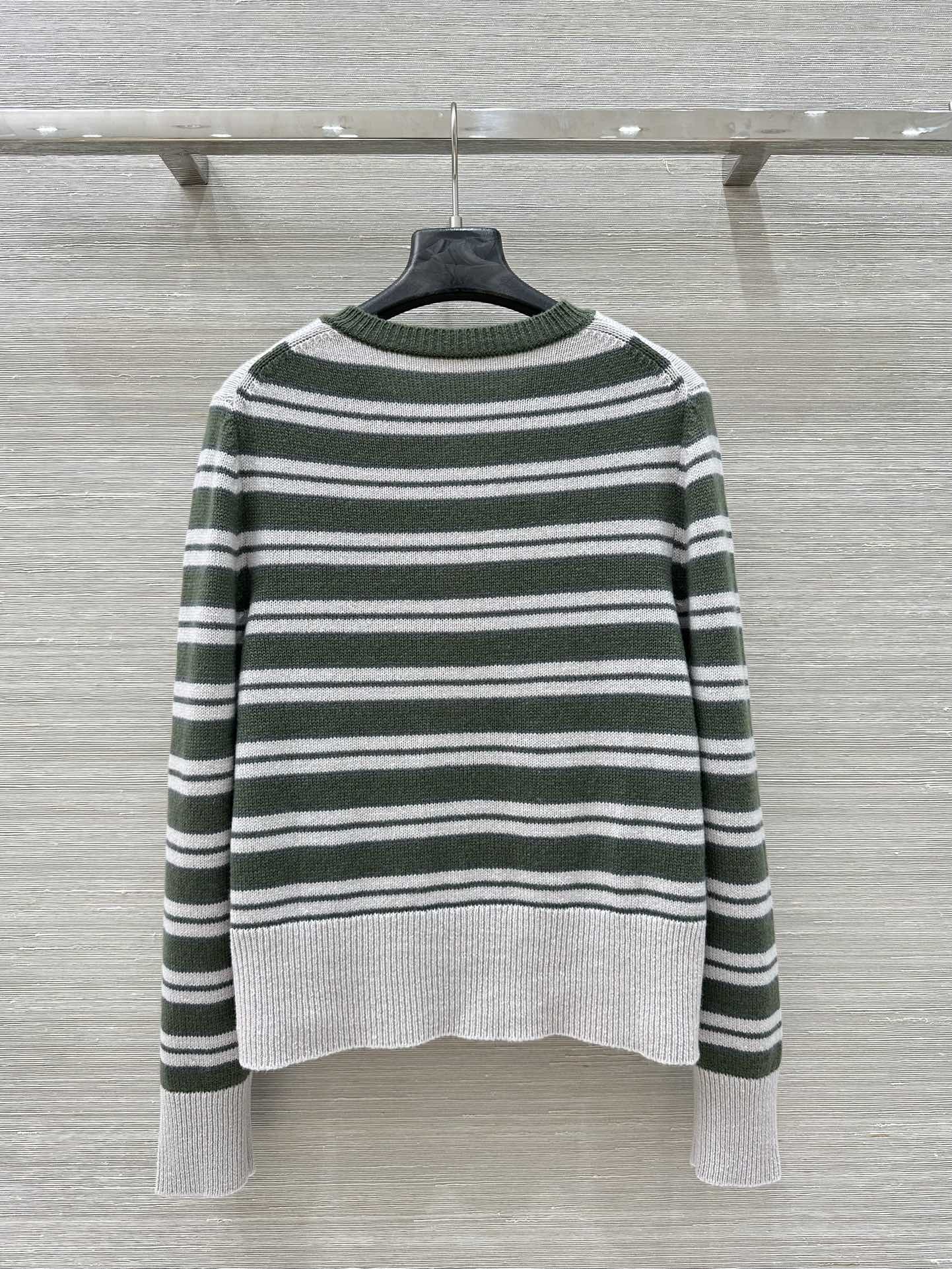 Autumn Morning Striped Knit Sweater: Elegant, Delicate, and Soft – Product Review - 图片 9