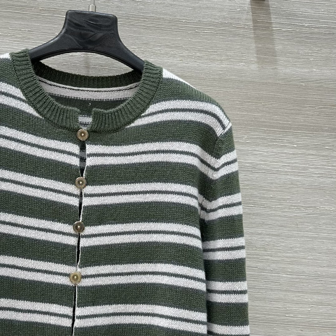 Autumn Morning Striped Knit Sweater: Elegant, Delicate, and Soft – Product Review - 图片 4