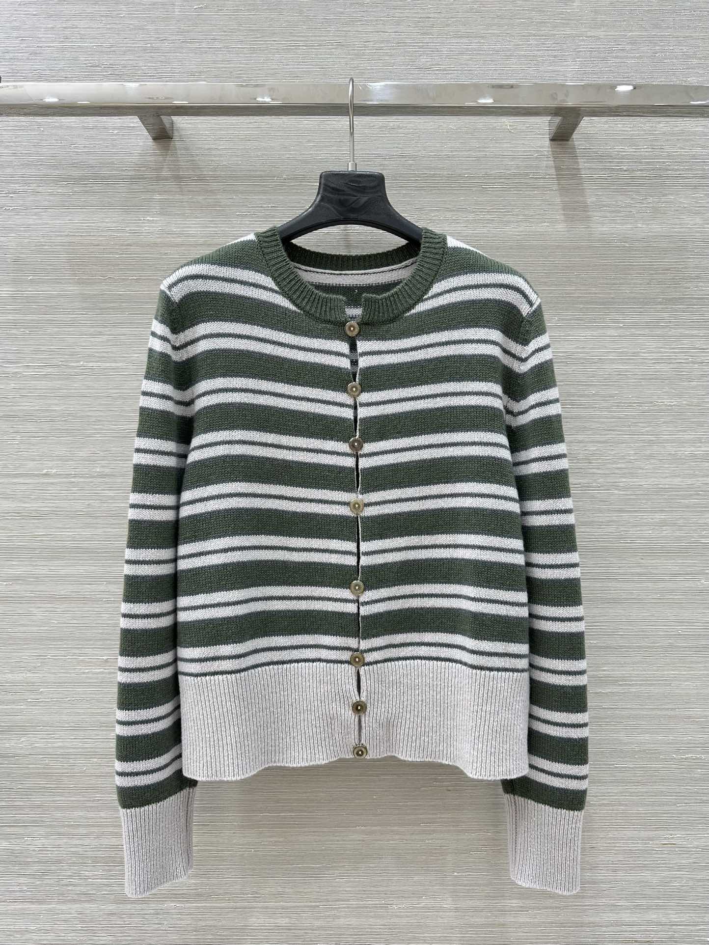 Autumn Morning Striped Knit Sweater: Elegant, Delicate, and Soft – Product Review - 图片 1