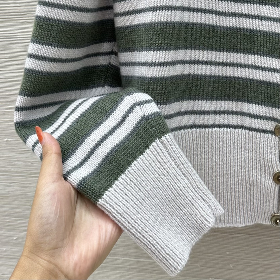 Autumn Morning Striped Knit Sweater: Elegant, Delicate, and Soft – Product Review - 图片 6