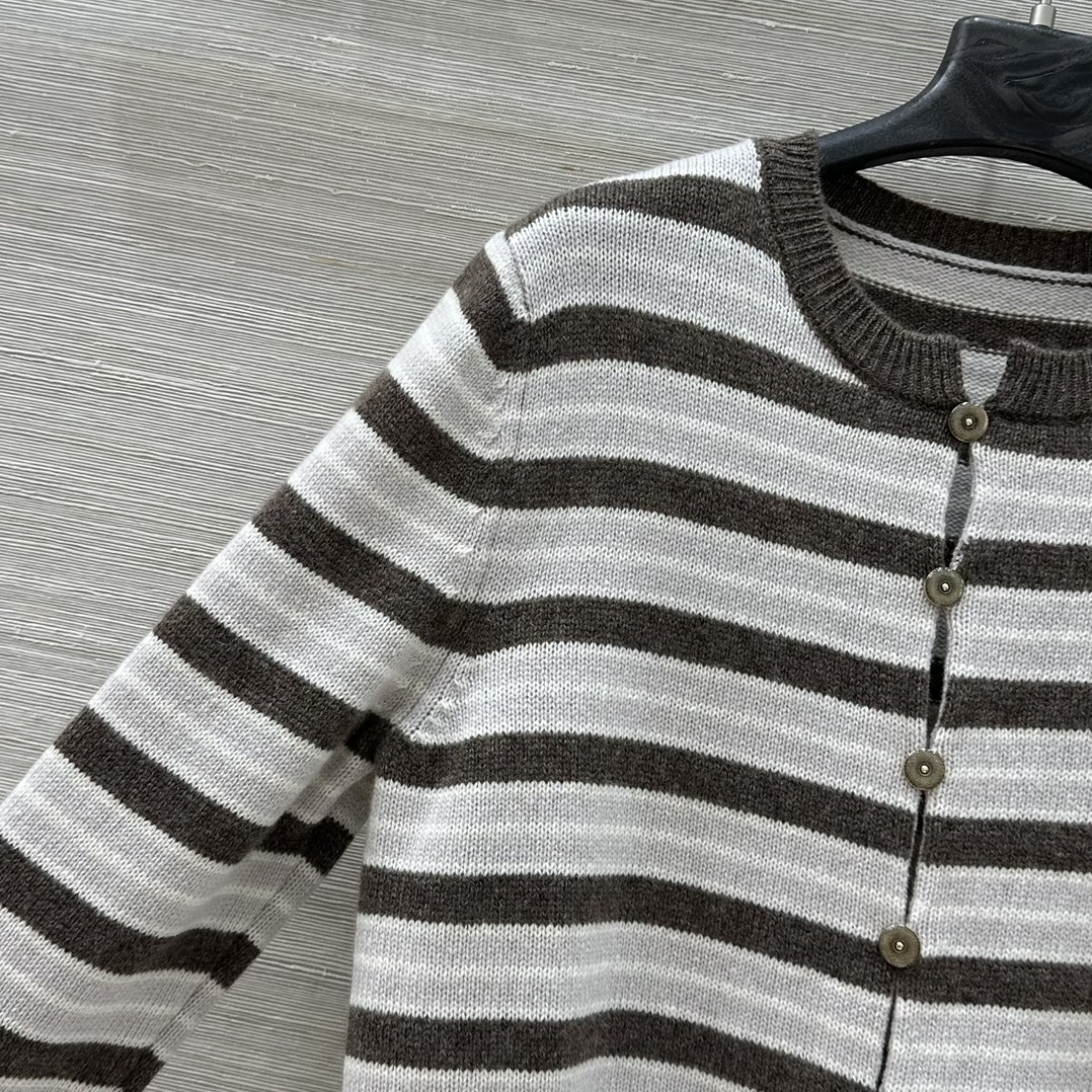 Elegant and Versatile P804 Female Sweater with High-Quality Knitting – Product Description and Features - 图片 3