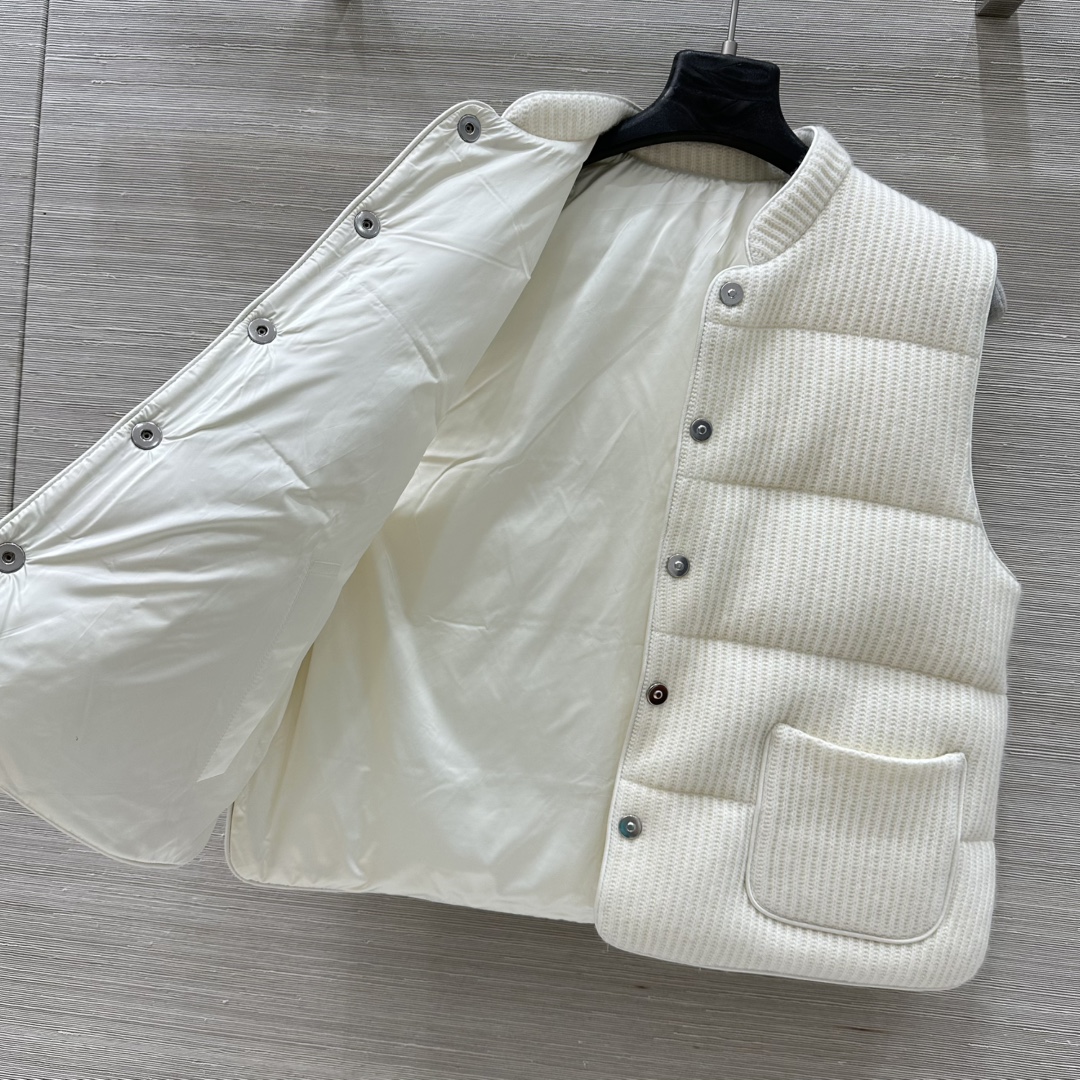 P1272 Velvet Vest: Classic H-Style Design, Old Money Elegance, 100% Velvet, Soft and Delicate Hands - 图片 6