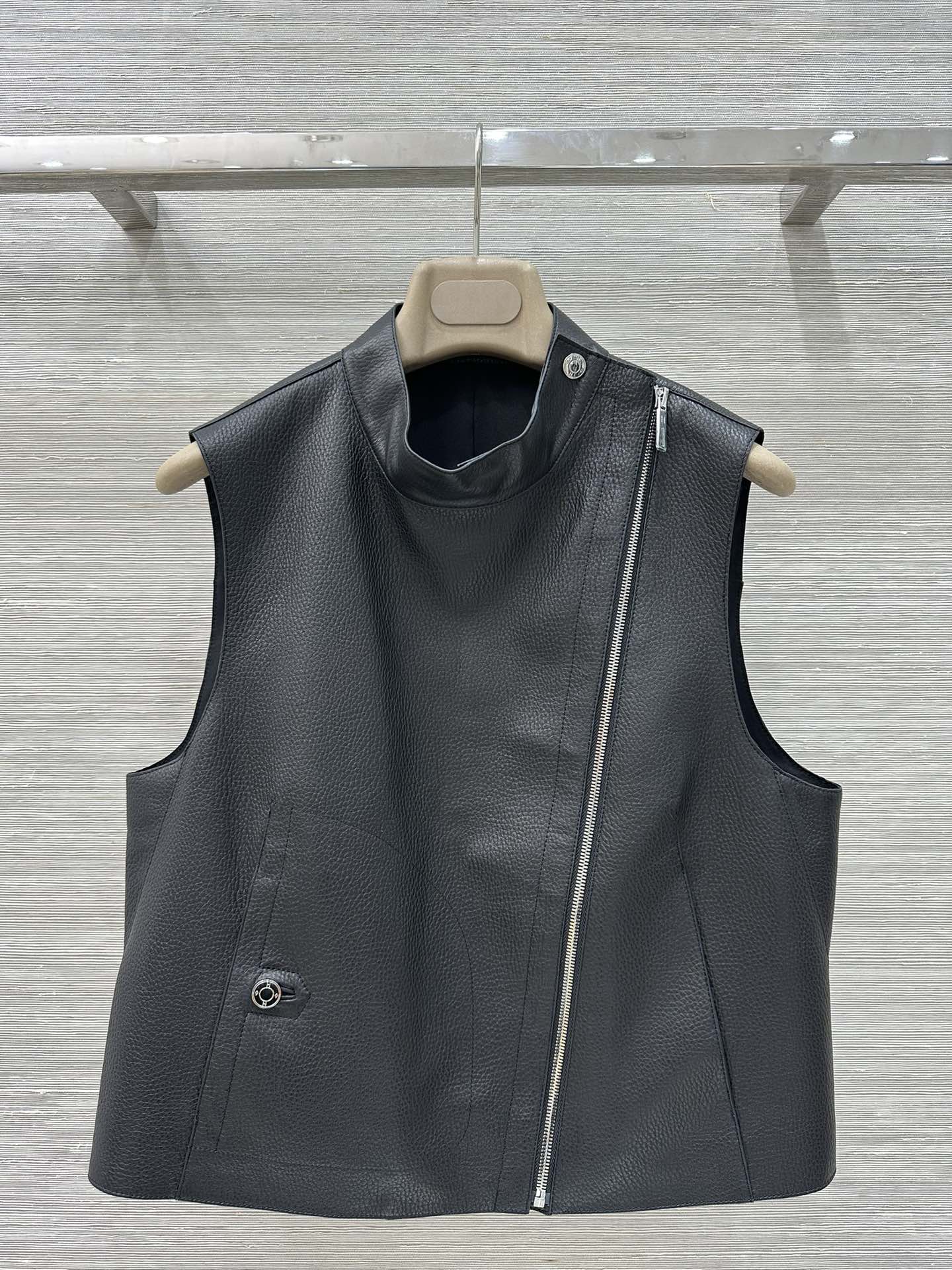 Title: P2976 Dress Review: High-Quality Imported Cortex, Artisanal Design, Strongly Recommended Summary: P2976 dress features delicate imported cortex, artisanal design, and high
