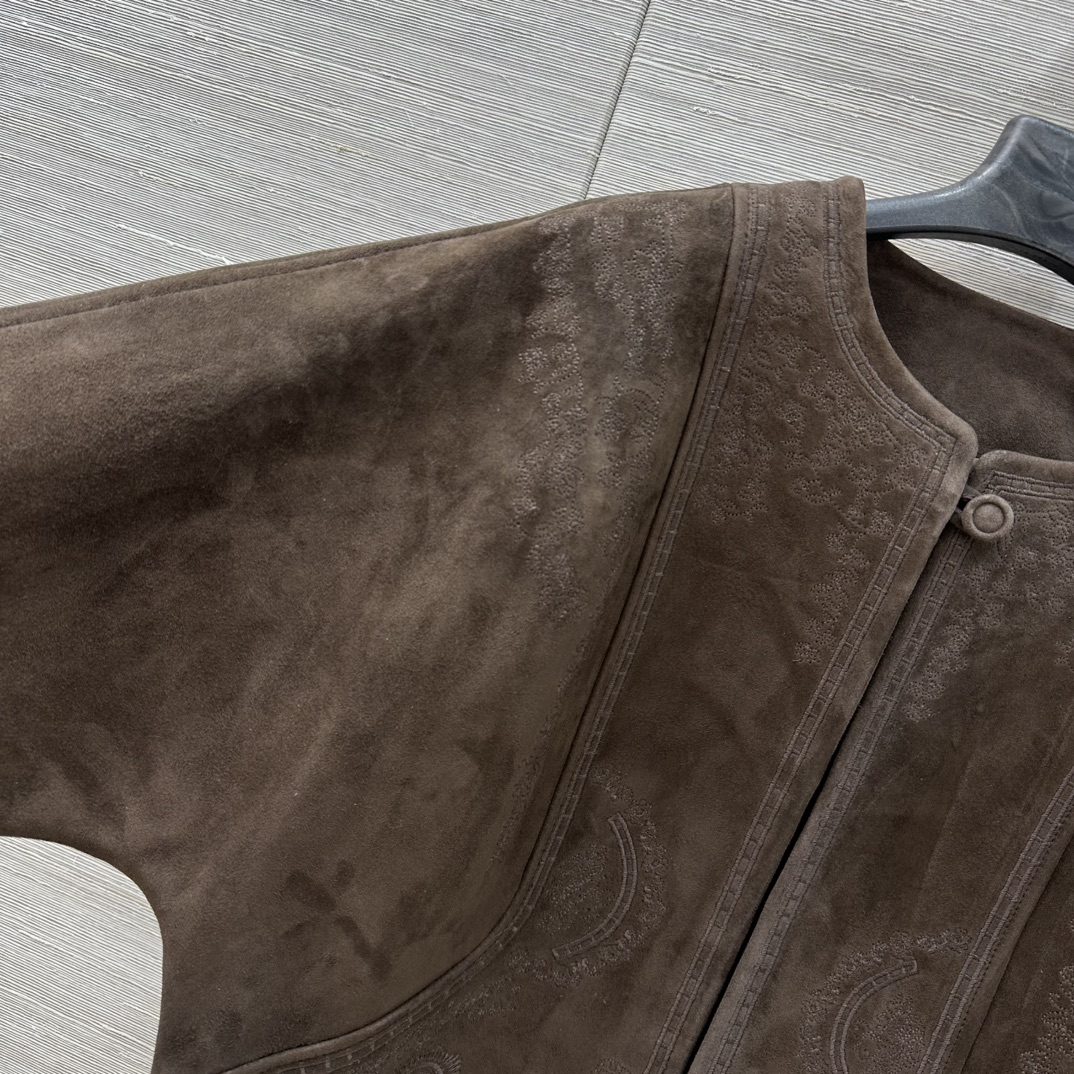 “Superstar Straws: Classic Heavy-Work Embroidered Female Outfit with Dust-Proof Bag Quality” - 图片 3