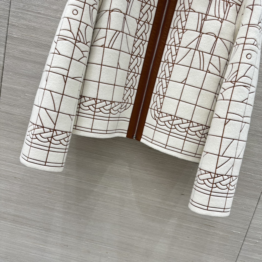 Exclusive Double-Faced Wool Coat with Embroidered Car Pull Chain: Superstar Straws Collection - 图片 5