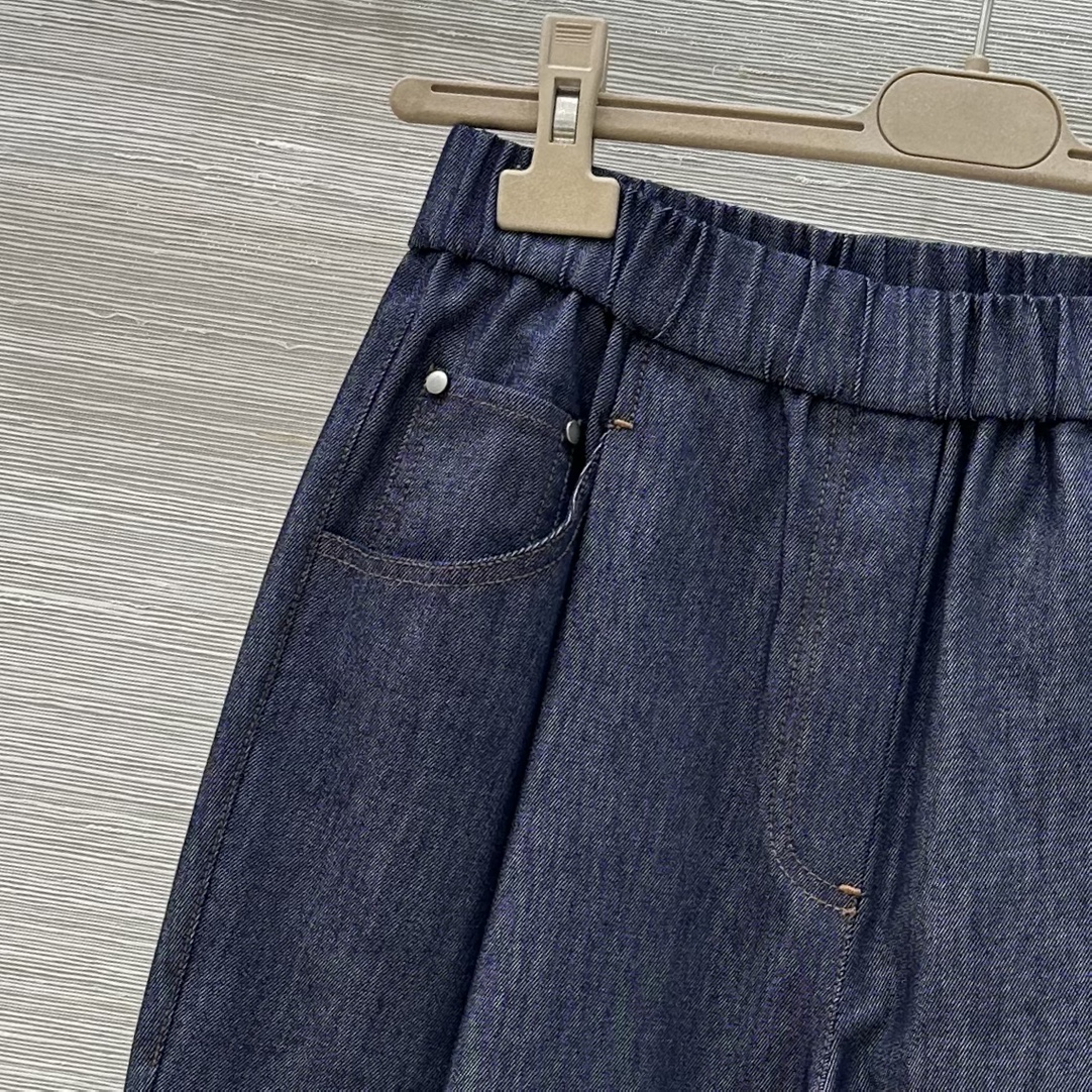 P708 High-End Women’s Blue Jeans: Classic Chain Embroidery, Luxurious Design, Cozy Fit, Quality Hardware Accessories - 图片 3