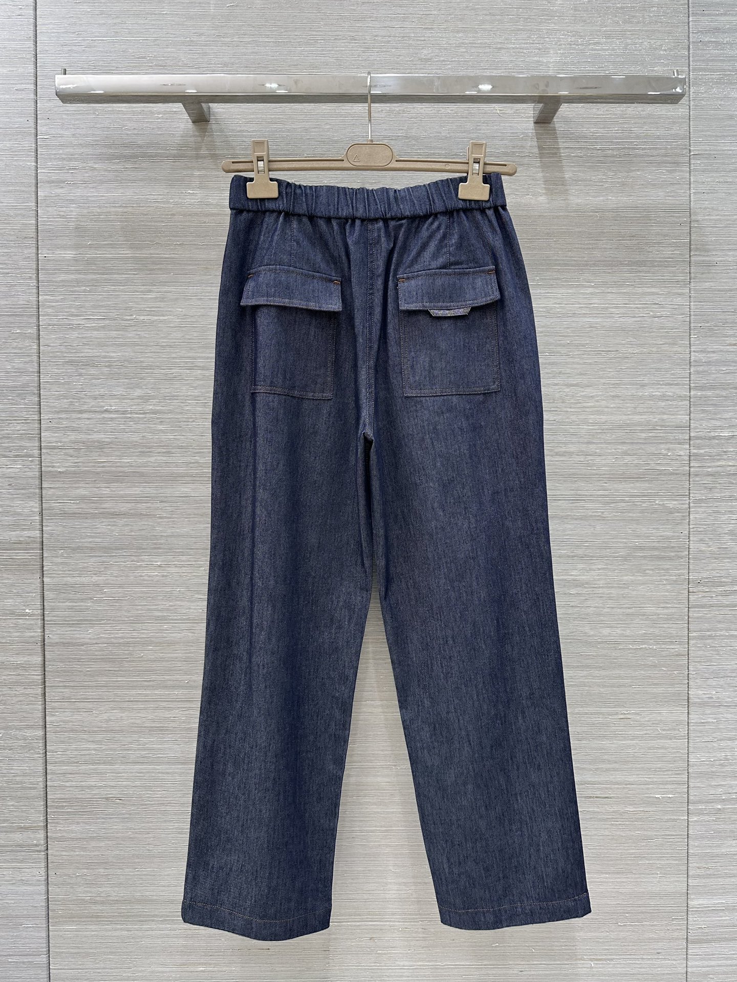 P708 High-End Women’s Blue Jeans: Classic Chain Embroidery, Luxurious Design, Cozy Fit, Quality Hardware Accessories - 图片 8