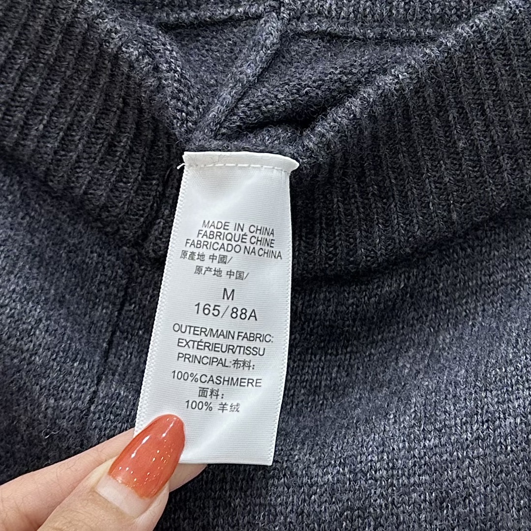 “Women’s One-Size-Fits-All Suit with Exclusive Packaging: Stylish, Elegant, and Luxurious” - 图片 5