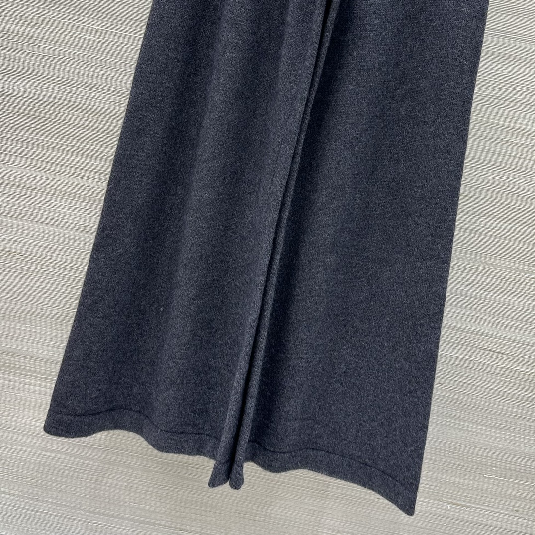 “Women’s One-Size-Fits-All Suit with Exclusive Packaging: Stylish, Elegant, and Luxurious” - 图片 6