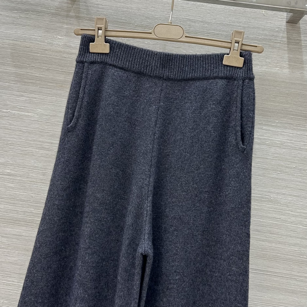 “Women’s One-Size-Fits-All Suit with Exclusive Packaging: Stylish, Elegant, and Luxurious” - 图片 2