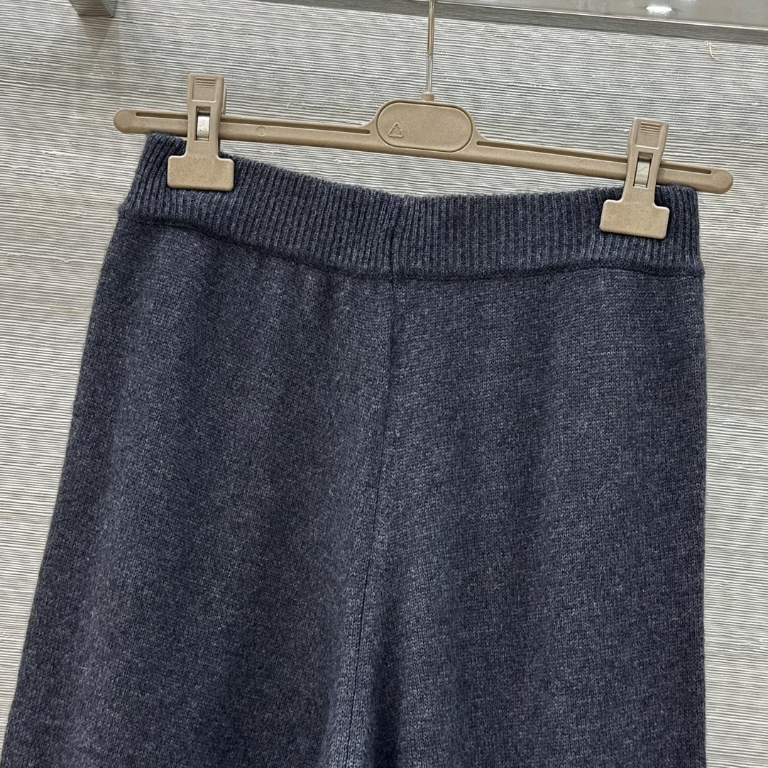 “Women’s One-Size-Fits-All Suit with Exclusive Packaging: Stylish, Elegant, and Luxurious” - 图片 9