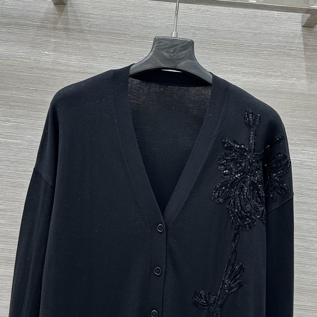 “Vintage Silk Dress: Stylish One-Size-Fits-All Design for 25 Autumn Winters” - 图片 2