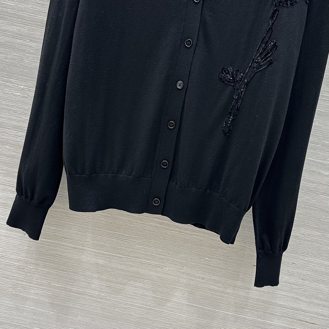 “Vintage Silk Dress: Stylish One-Size-Fits-All Design for 25 Autumn Winters” - 图片 5