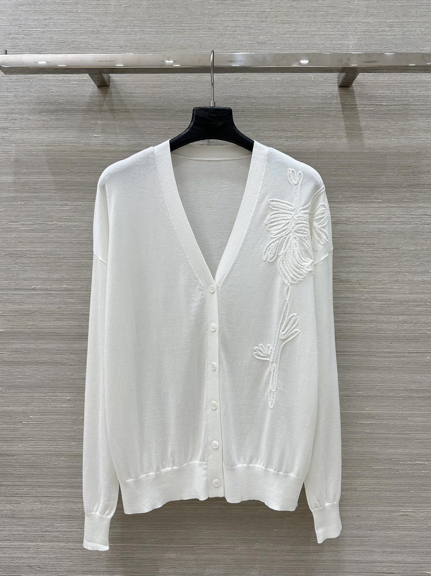 “P648: One-Size-Fits-All Dress for Women – Stylish, Luxurious Design for 25 Autumn Winters” - 图片 1