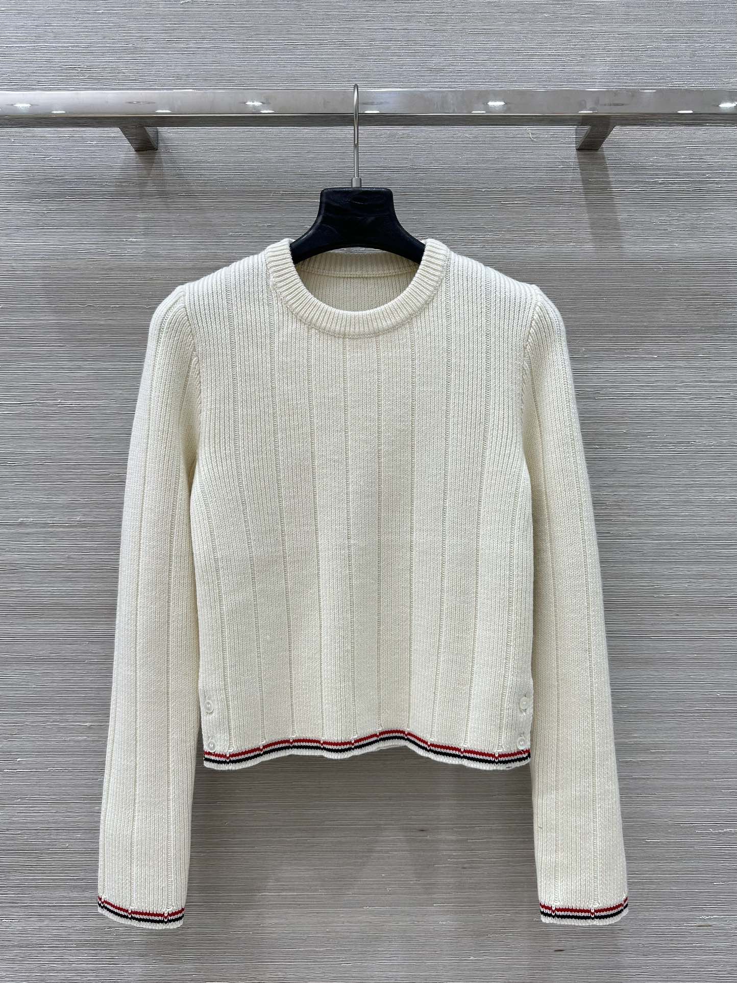 “British Style Wool Blend Sweater: Classic Round-Collar H-Style for High-End Single Women”