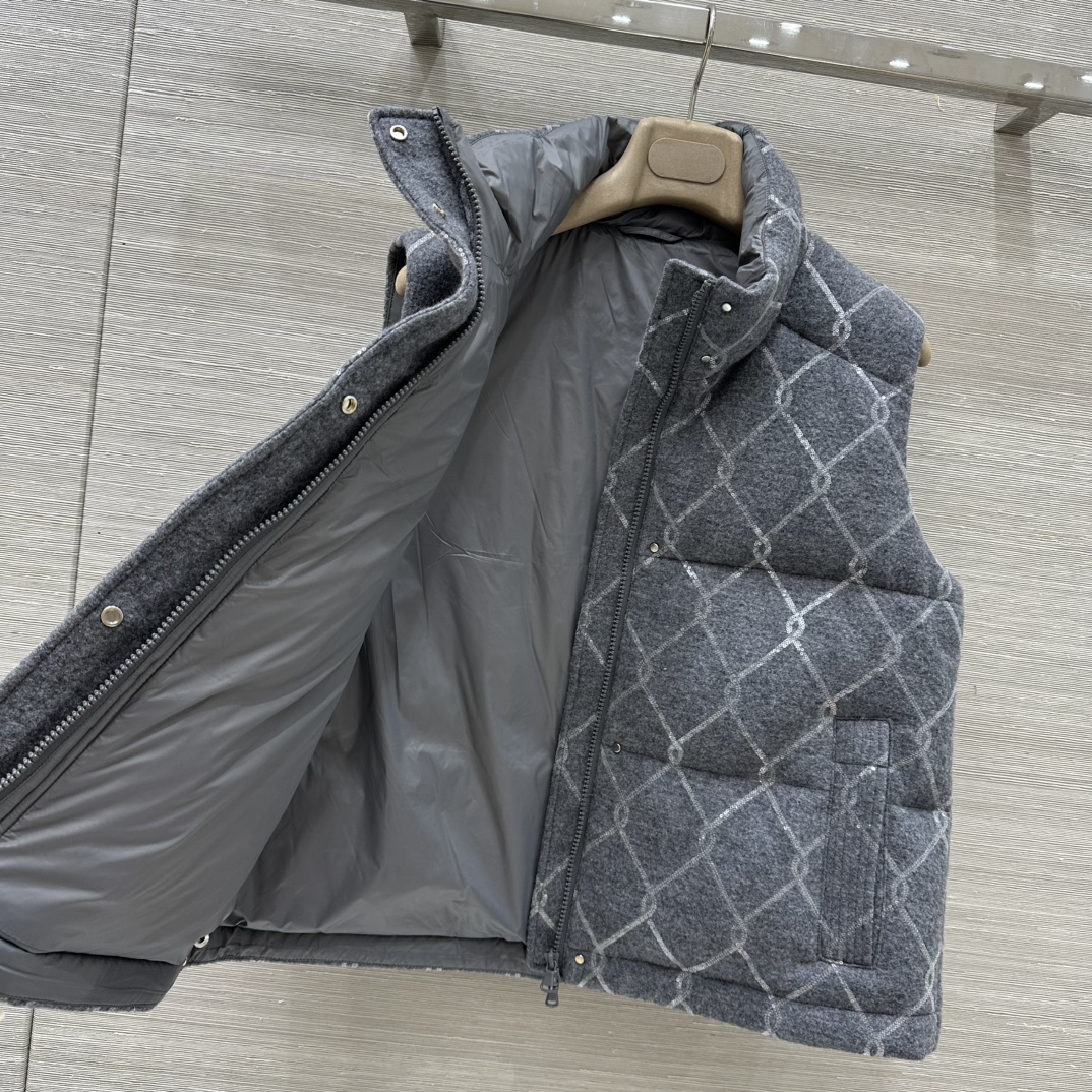 Title: P1464 Women’s Velvet Vest with Diamond Yarn Embroidery – Fall Winter Collection Summary: One-size-fits-all woman’s vest with luxurious velvet, diamond yarn embroidery, and high - 图片 7