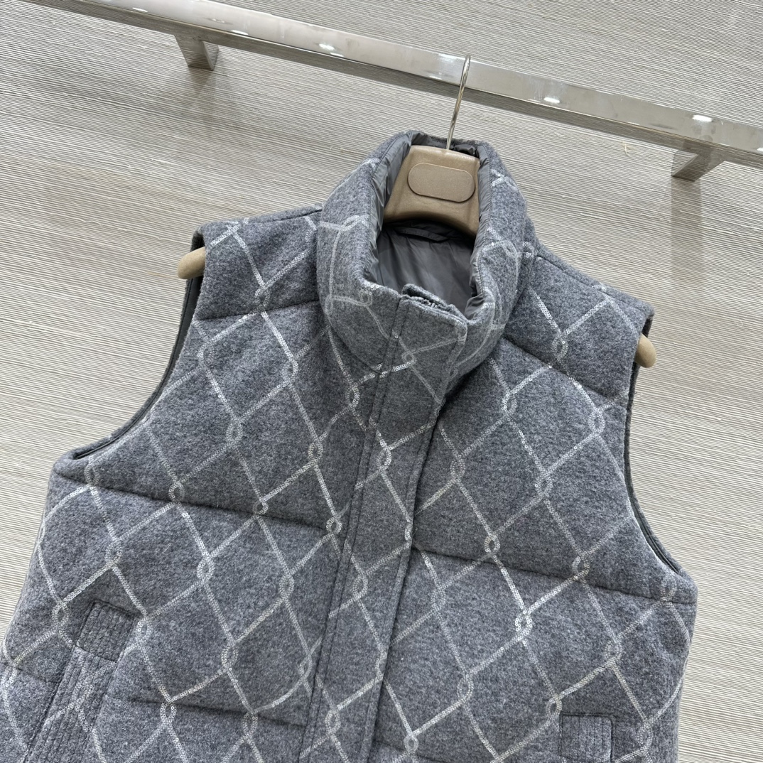 Title: P1464 Women’s Velvet Vest with Diamond Yarn Embroidery – Fall Winter Collection Summary: One-size-fits-all woman’s vest with luxurious velvet, diamond yarn embroidery, and high - 图片 2