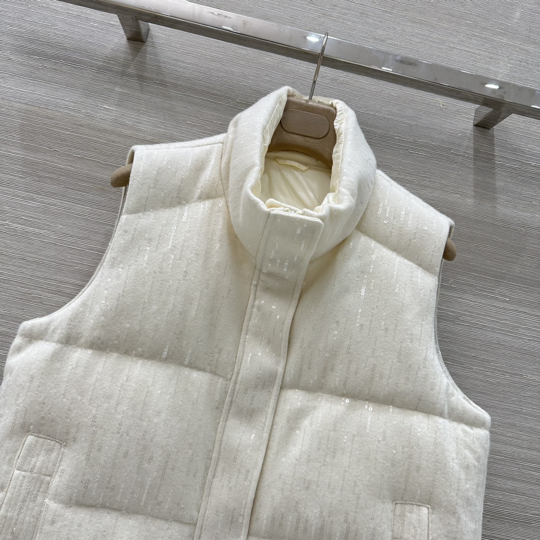 Title: P1464 Velvet Vest with Diamond Yarn Embroidery Fall Winter Collection Summary: High-quality velvet vest with intricate diamond yarn embroidery, soft and cozy, suitable for elegant styling. - 图片 2