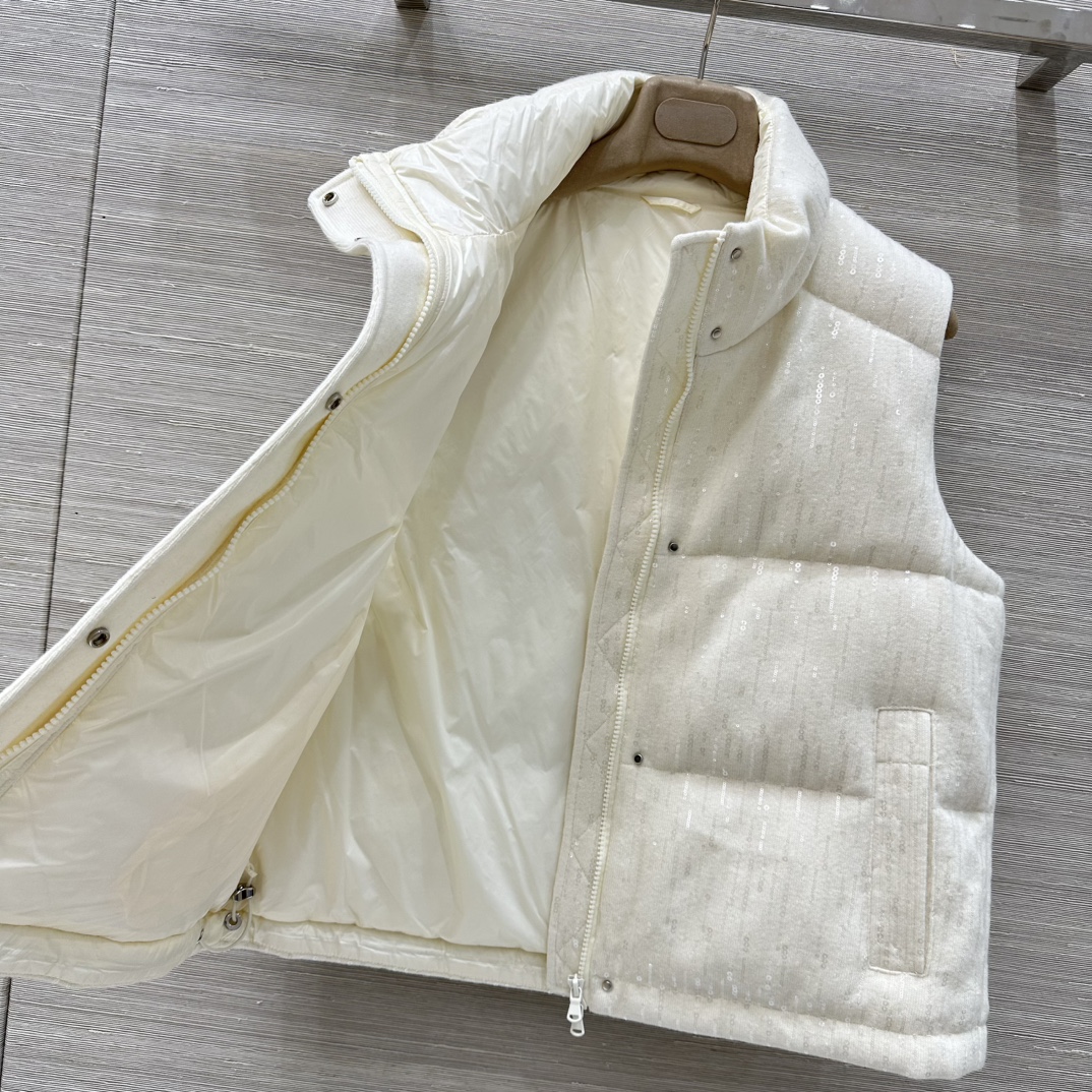 Title: P1464 Velvet Vest with Diamond Yarn Embroidery Fall Winter Collection Summary: High-quality velvet vest with intricate diamond yarn embroidery, soft and cozy, suitable for elegant styling. - 图片 7