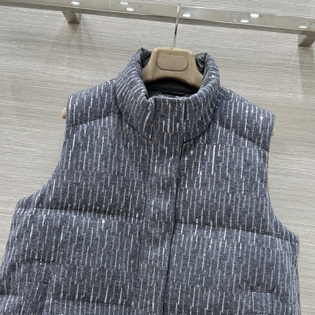 Luxurious Fall/Winter Collection: Velvet Vests with Diamond Yarn Embroidery - 图片 2