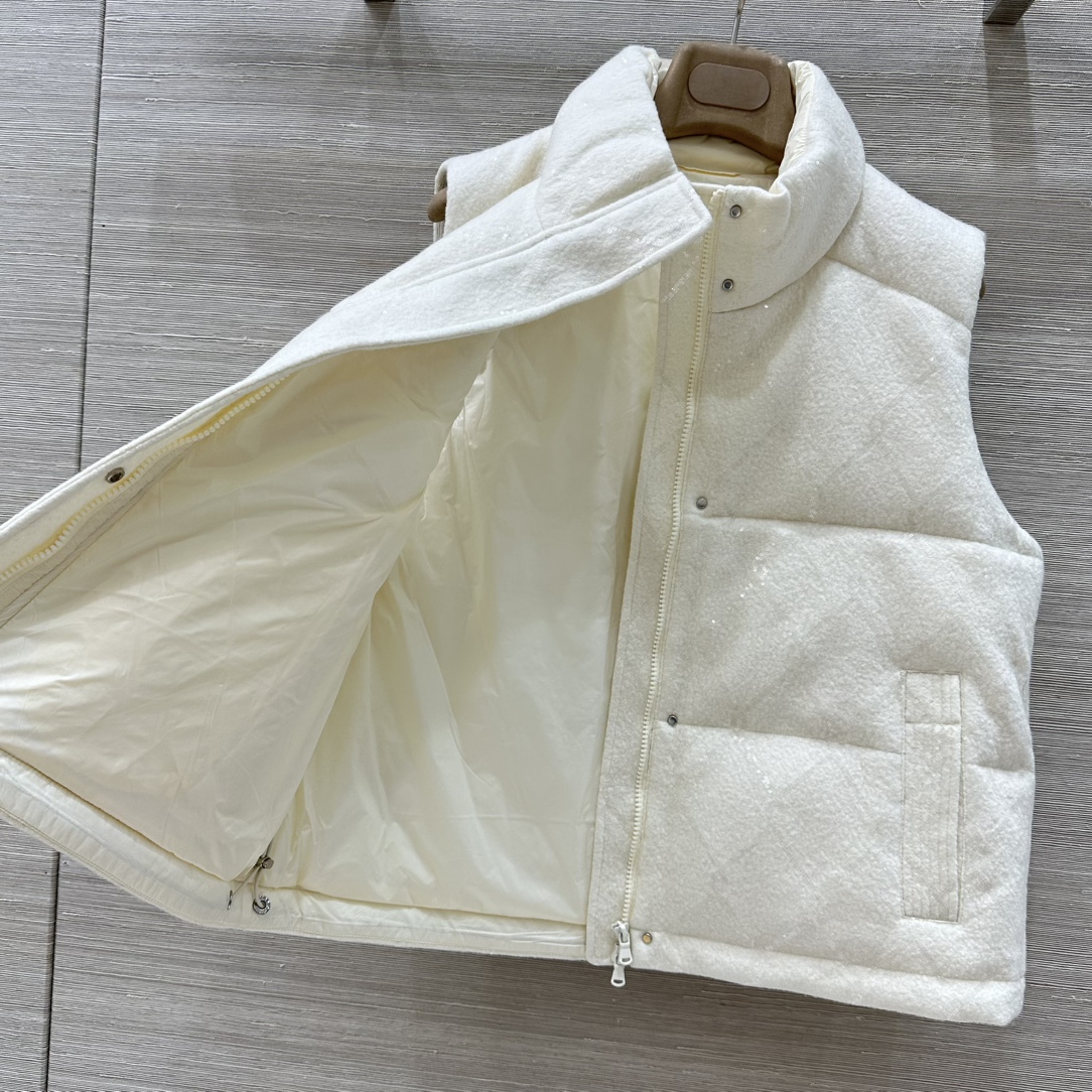 “High-Quality Velvet Vest with Diamond Yarn Embroidery for Fall/Winter 25 Collection” - 图片 6