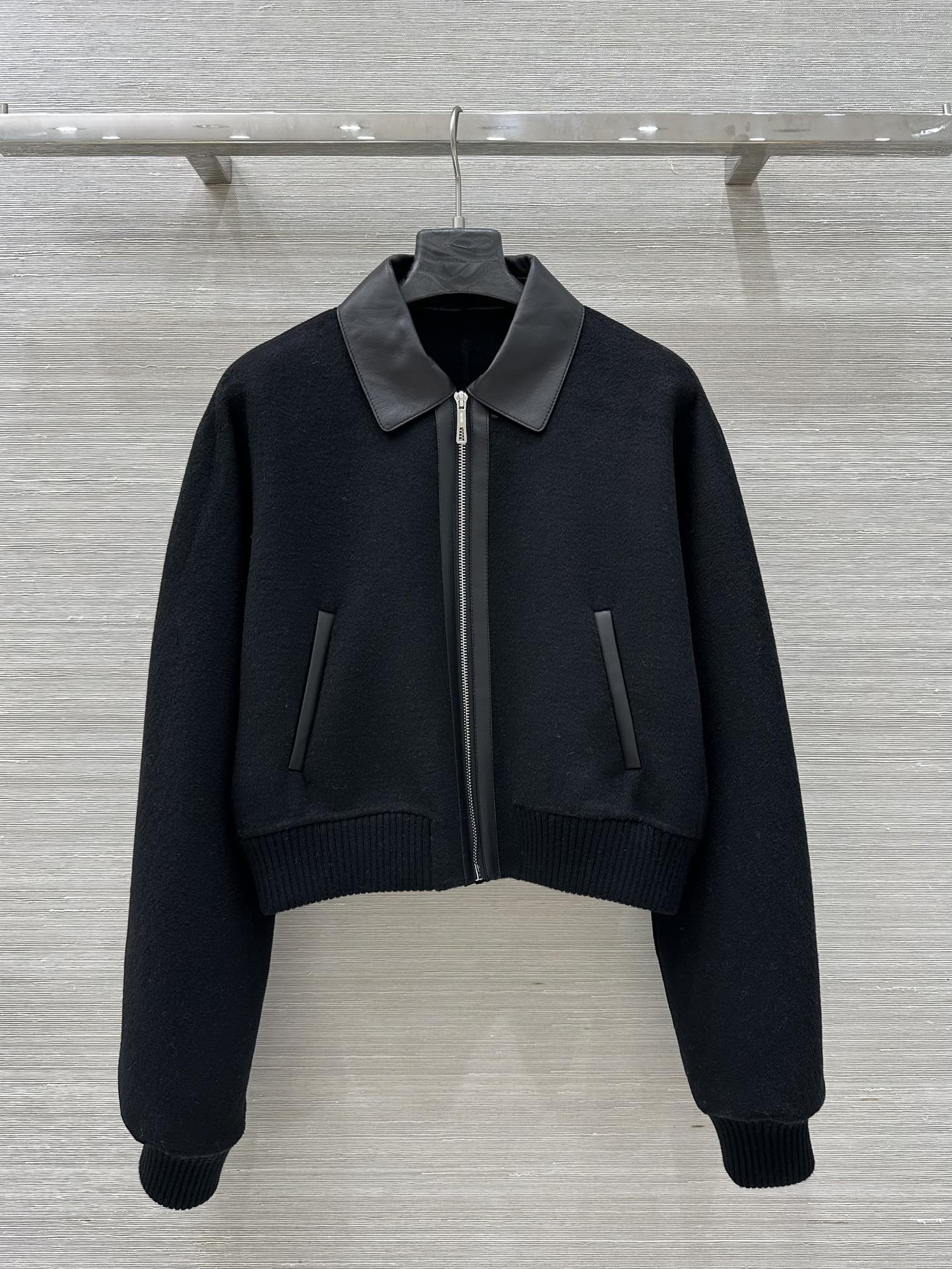 Luxurious Handmade Female Sheep-Skin Nymph Jacket for Autumn and Winter – P1320 Collection - 图片 1