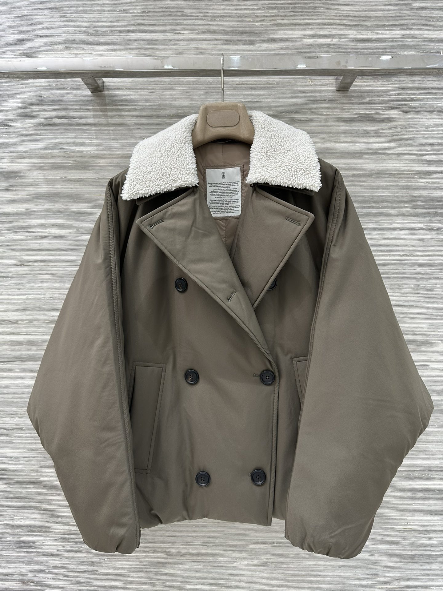 High-End Lamb’s Hairy Cocoon Coat: Luxury Fall Winter Fashion for Women - 图片 1