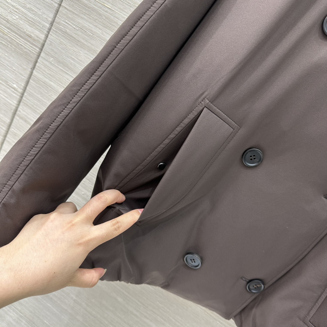 Luxurious Lamb’s Hairy Cocoon Coat: Winter Feather Style with High-End Quality and Elegant Design - 图片 6