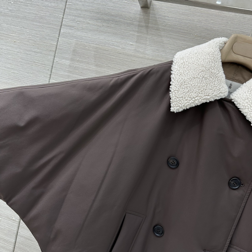 Luxurious Lamb’s Hairy Cocoon Coat: Winter Feather Style with High-End Quality and Elegant Design - 图片 4