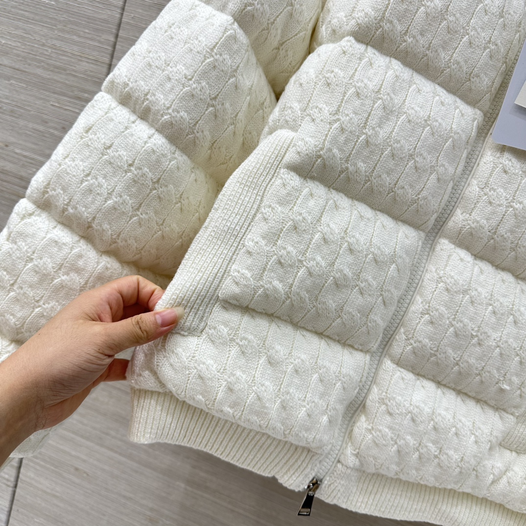 Moncler Women's White Wool Cable Knit Down Puffer Jacket Winter Coat 7 i1756574583 4347 5