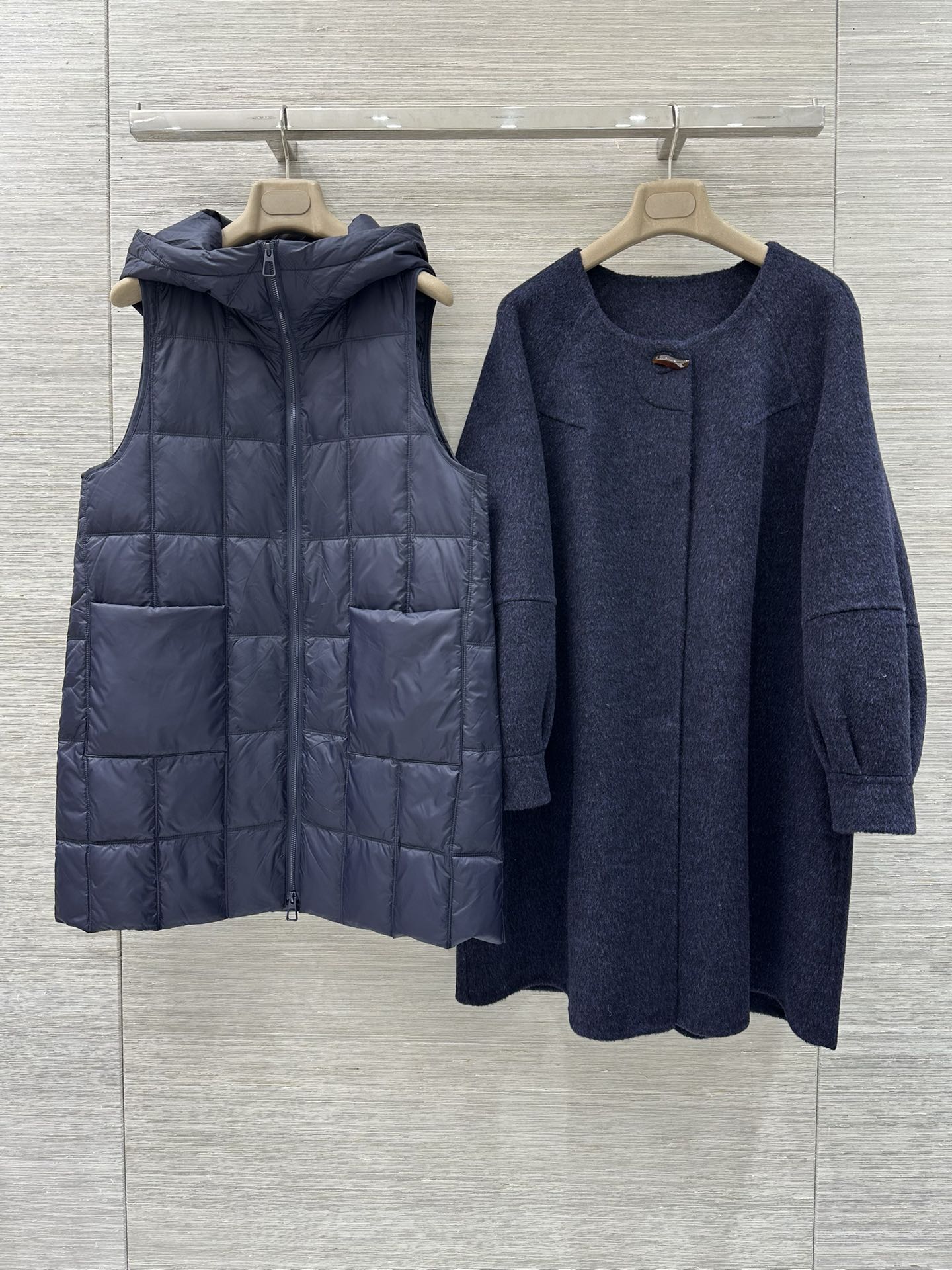 Elegant Wool-Cashmere Blend Coat with Detachable Down Lining and Hood 3 i1757437330 1688 3