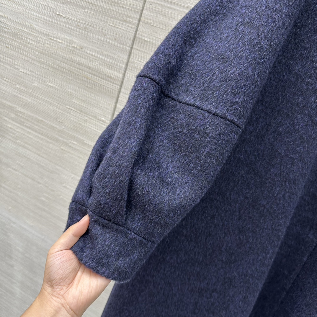 Elegant Wool-Cashmere Blend Coat with Detachable Down Lining and Hood 8 i1757437330 2723 2