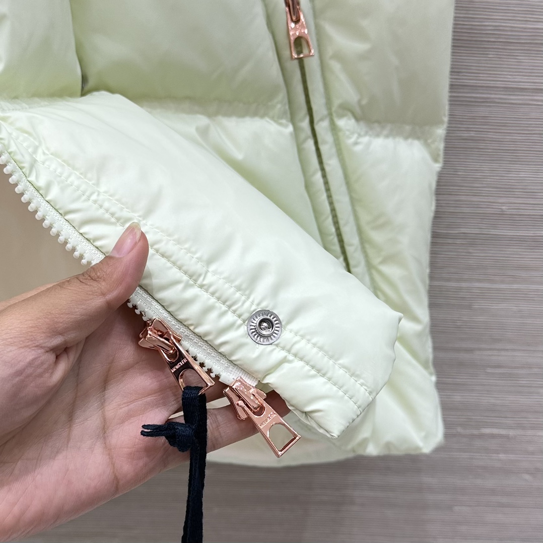 Moncler Women's Mambo Green Quilted Down Vest with Hood 7 i1758878485 3047 4