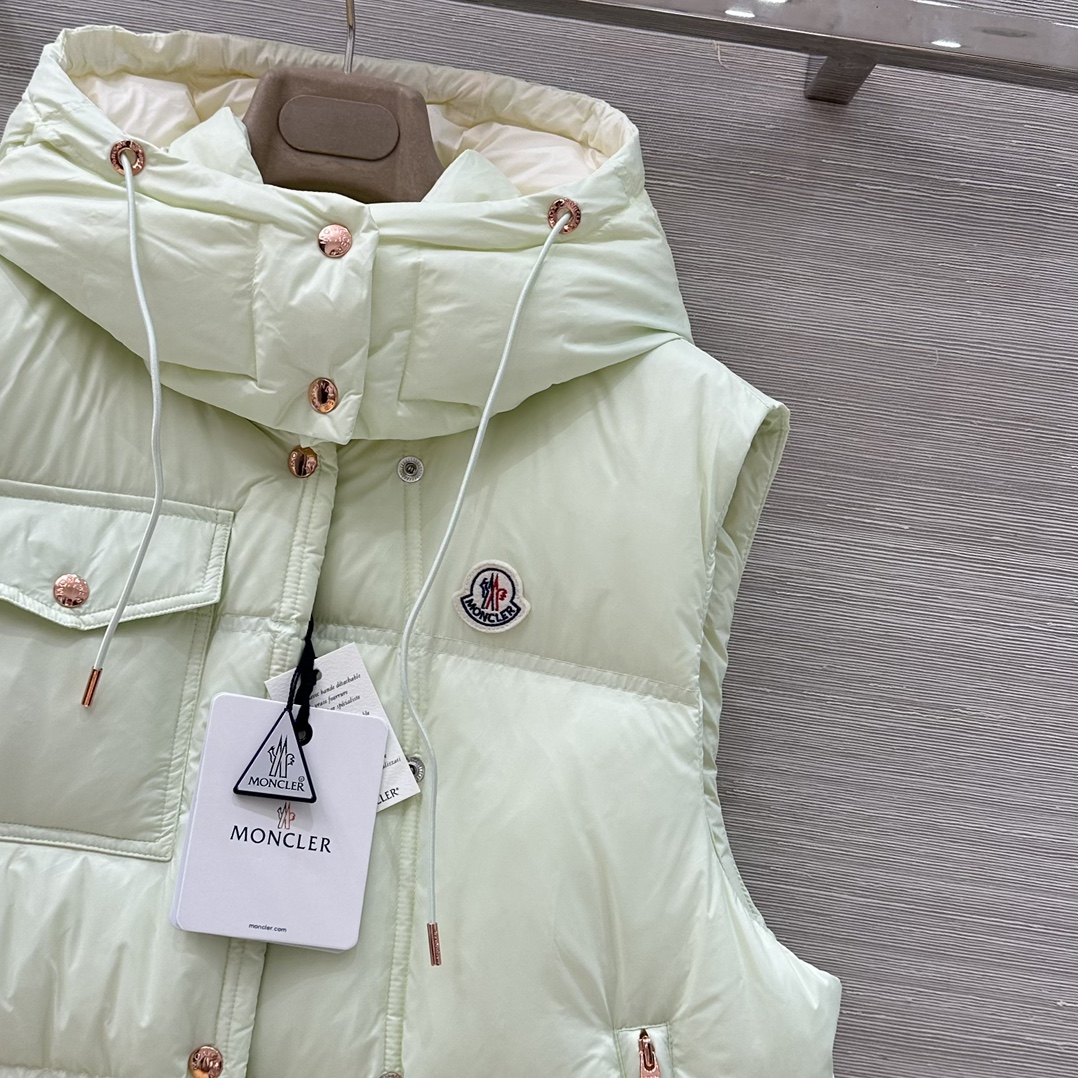Moncler Women's Mambo Green Quilted Down Vest with Hood 3 i1758878485 7112 0