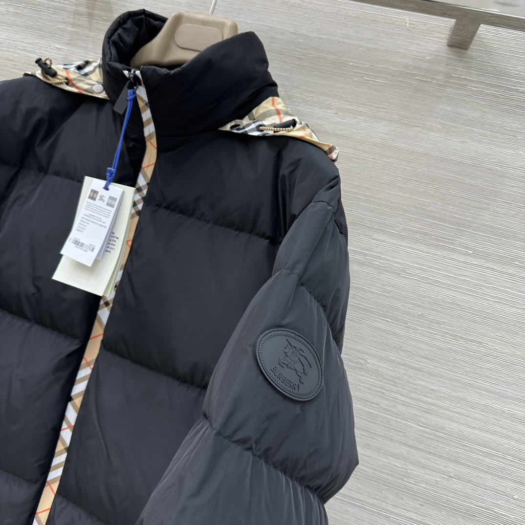Burberry Detachable Hood Vintage Check Panel Padded Down Jacket 3 i1759073618 4313 6