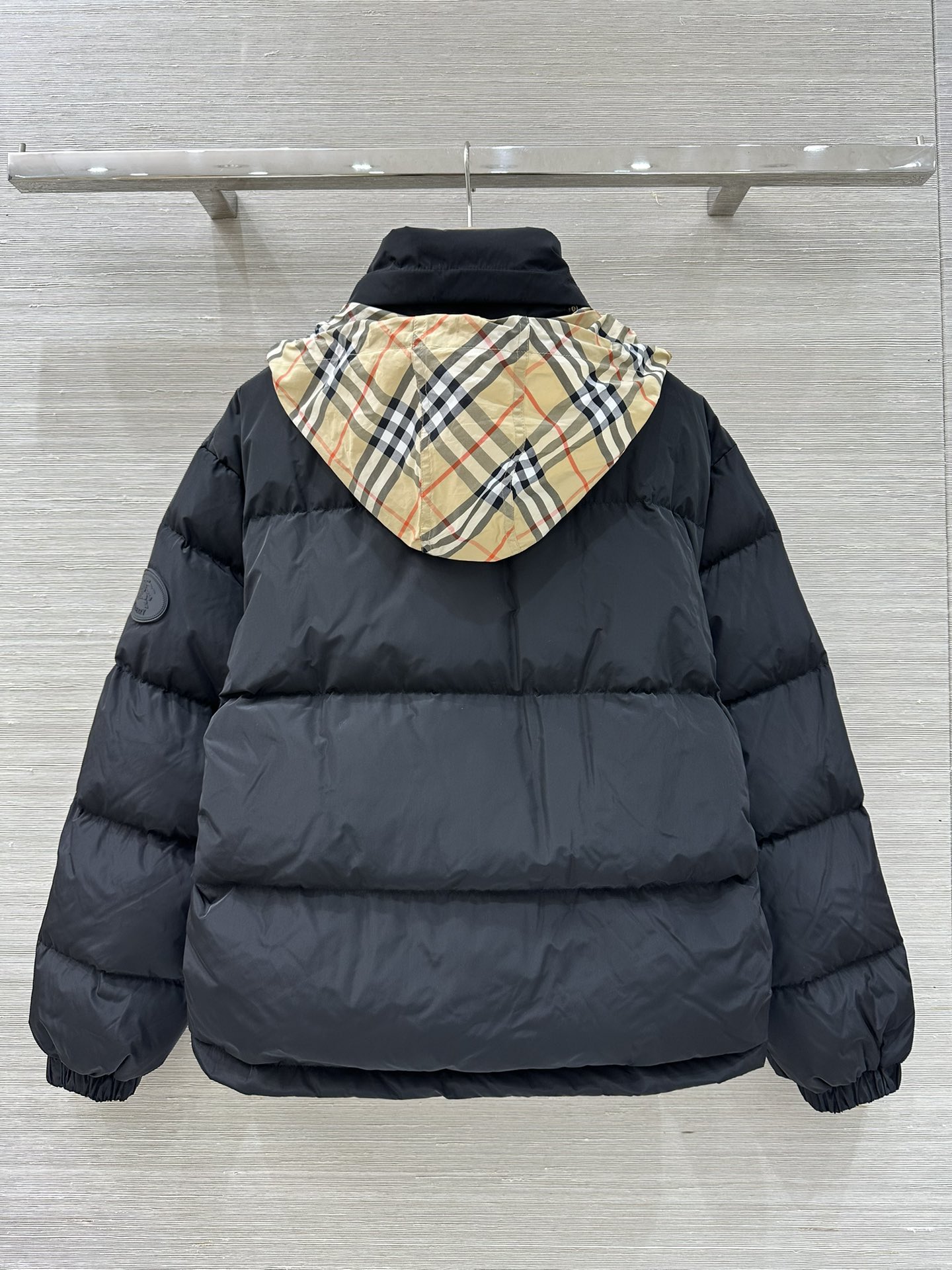Burberry Detachable Hood Vintage Check Panel Padded Down Jacket 9 i1759073618 5735 8