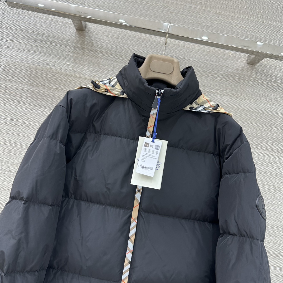 Burberry Detachable Hood Vintage Check Panel Padded Down Jacket 2 i1759073618 605 4