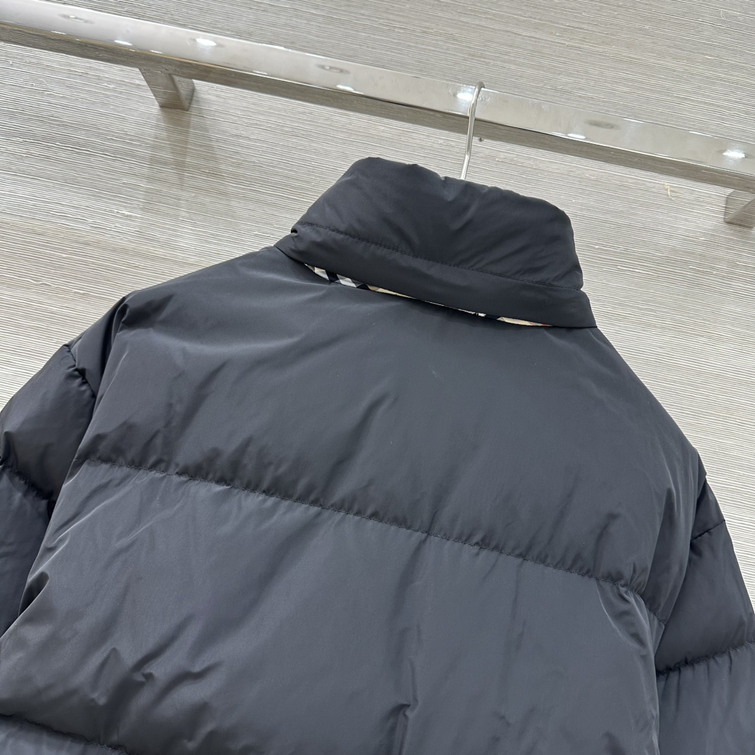 Burberry Detachable Hood Vintage Check Panel Padded Down Jacket 10 i1759073618 9173 9
