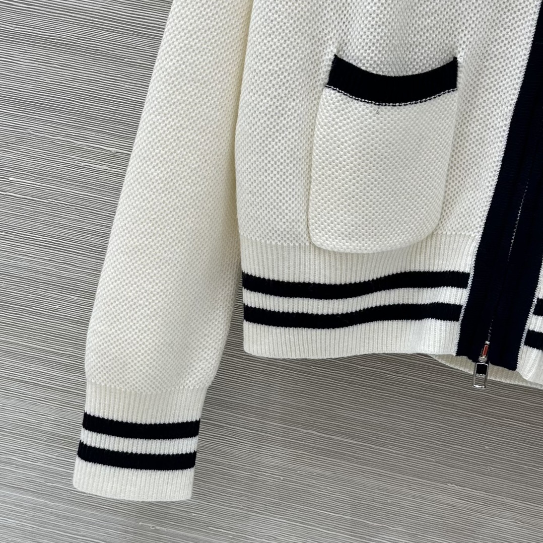 Gucci Women's White Knit Zip Cardigan with Black Trim - Classic Style 6 i1759395693 593 5