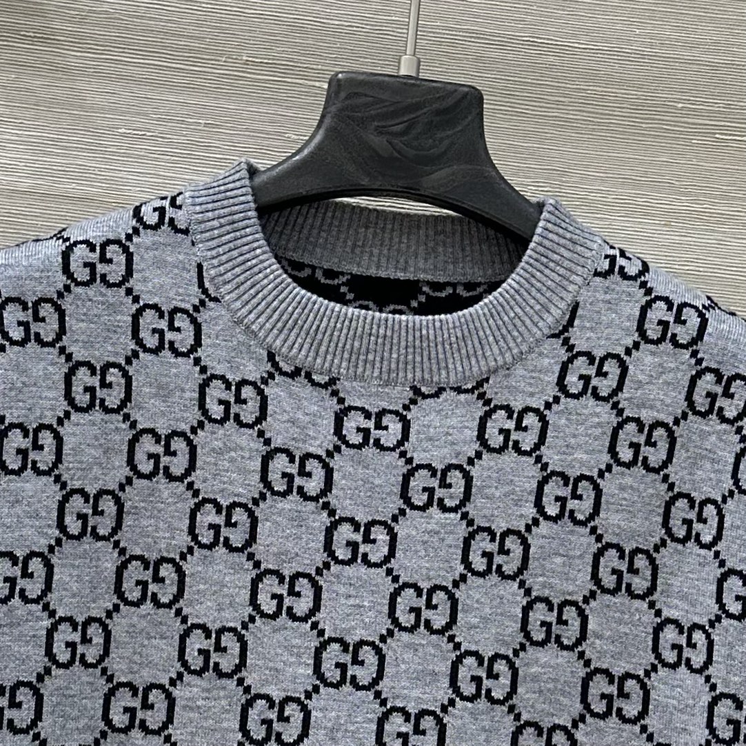 Gucci Retro Jacquard Wool Short Sleeve Top - Reversible Design 5 i1759395995 4142 8