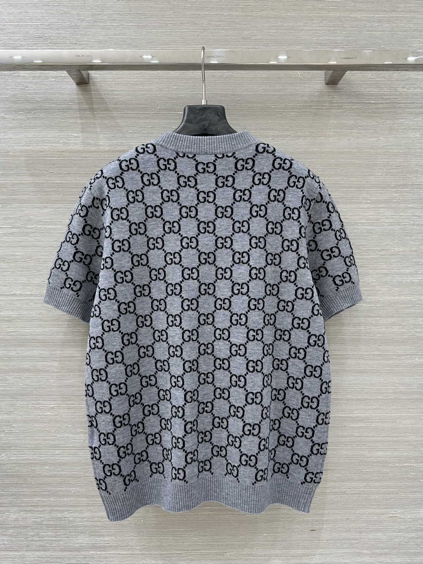 Gucci Retro Jacquard Wool Short Sleeve Top - Reversible Design 9 i1759395995 4688 7