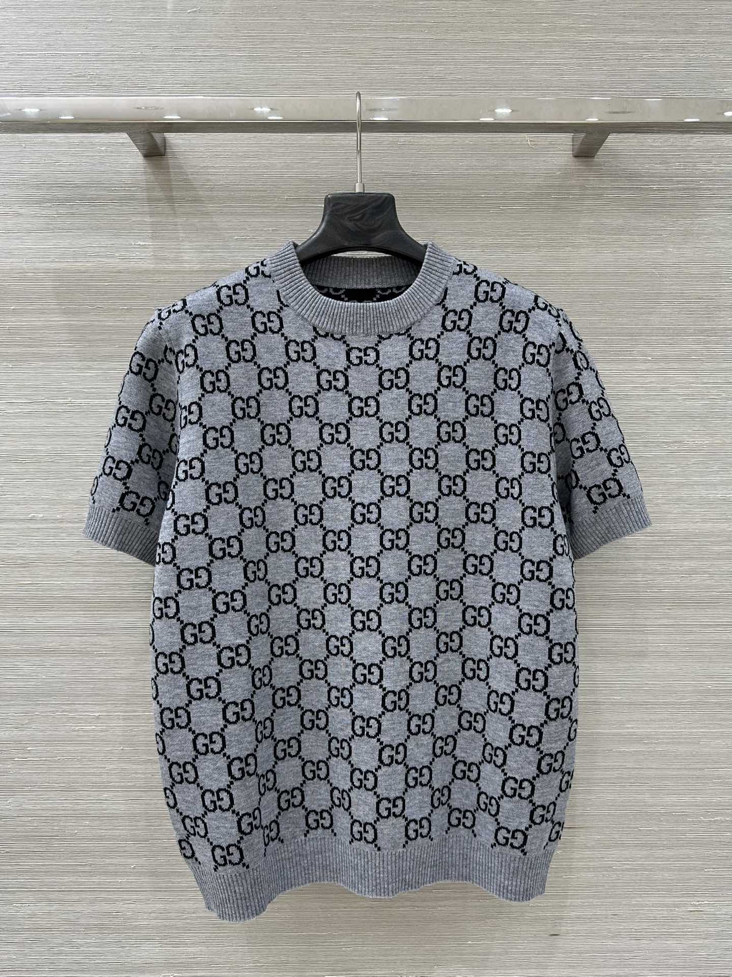 Gucci Retro Jacquard Wool Short Sleeve Top - Reversible Design 1 i1759395995 8884 2