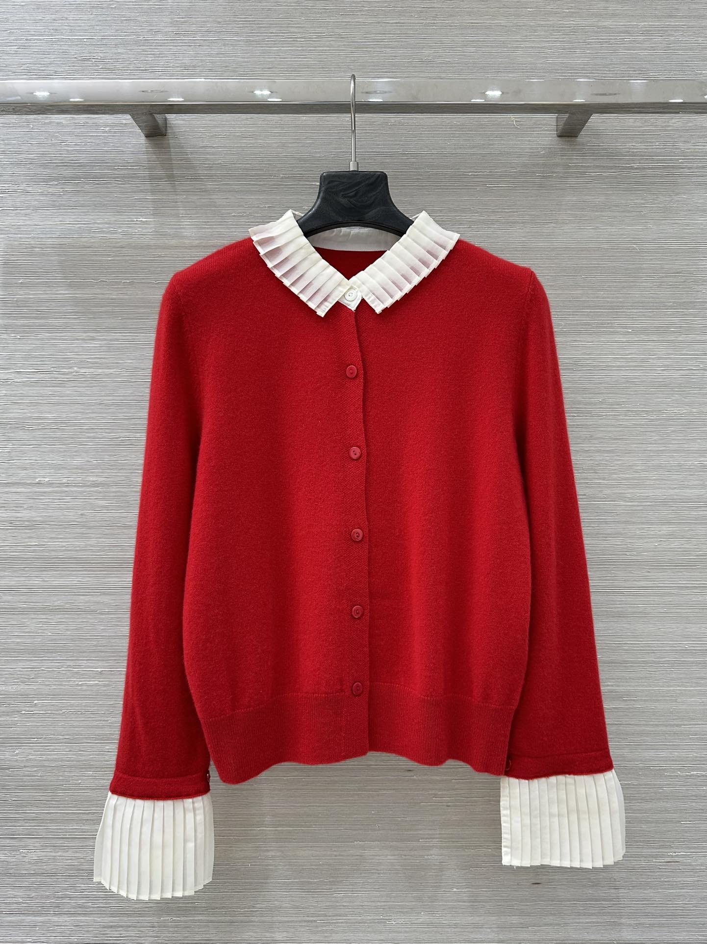 Elegant Wool-Blend Cardigan with Detachable Collar and Cuffs