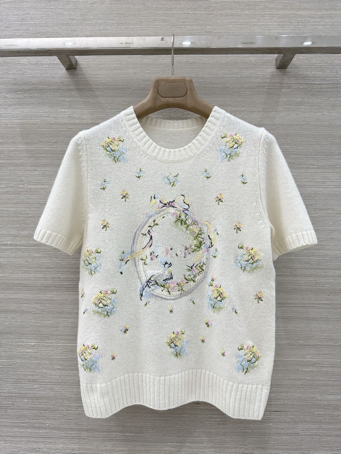 디올 여성 C40 자수 플라워 캐시미어 반팔 니트 레플리카 45520 Dior Women T Shirt