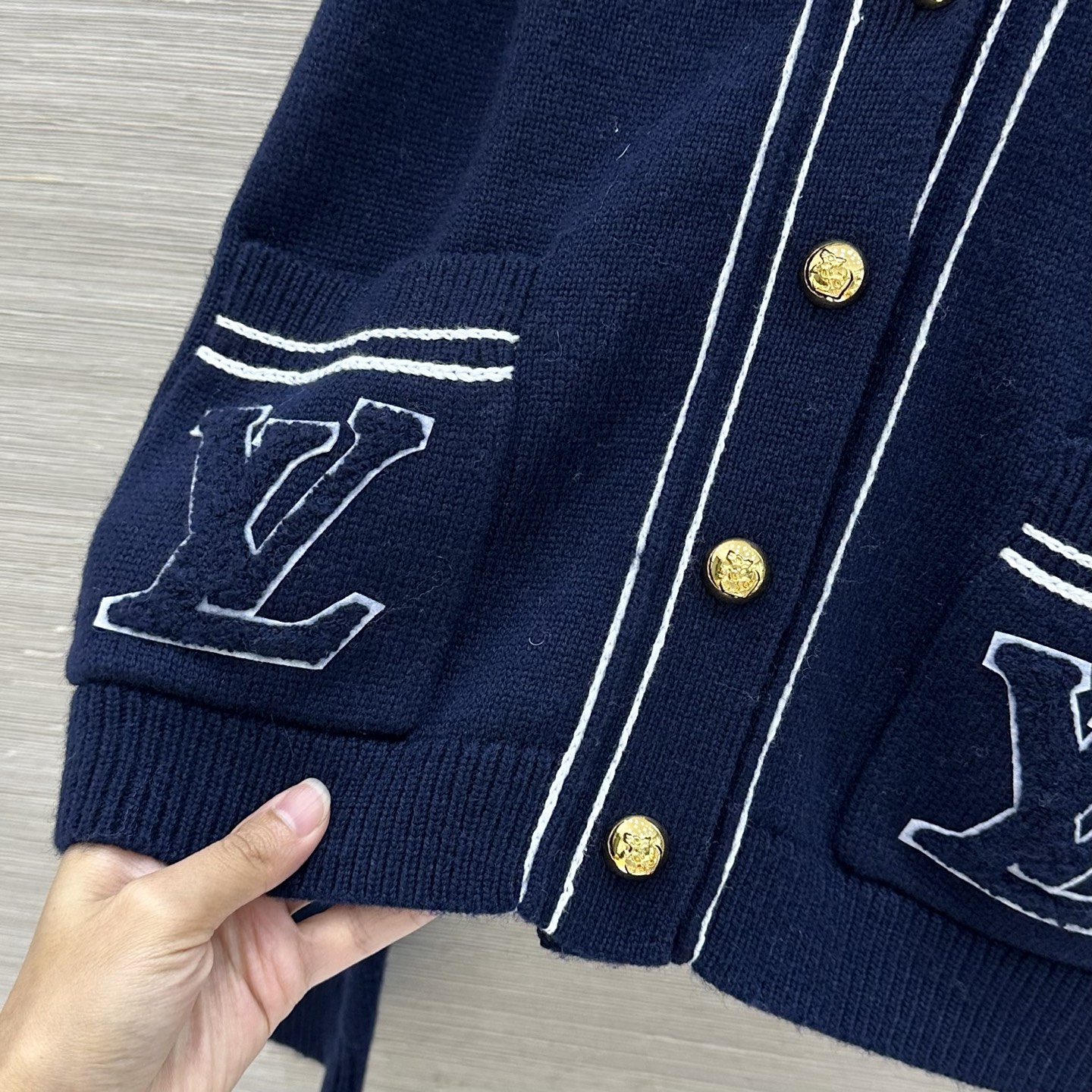 루이비통 여성 가디건 129818 Louis Vuitton Cardigan 썸네일 이미지