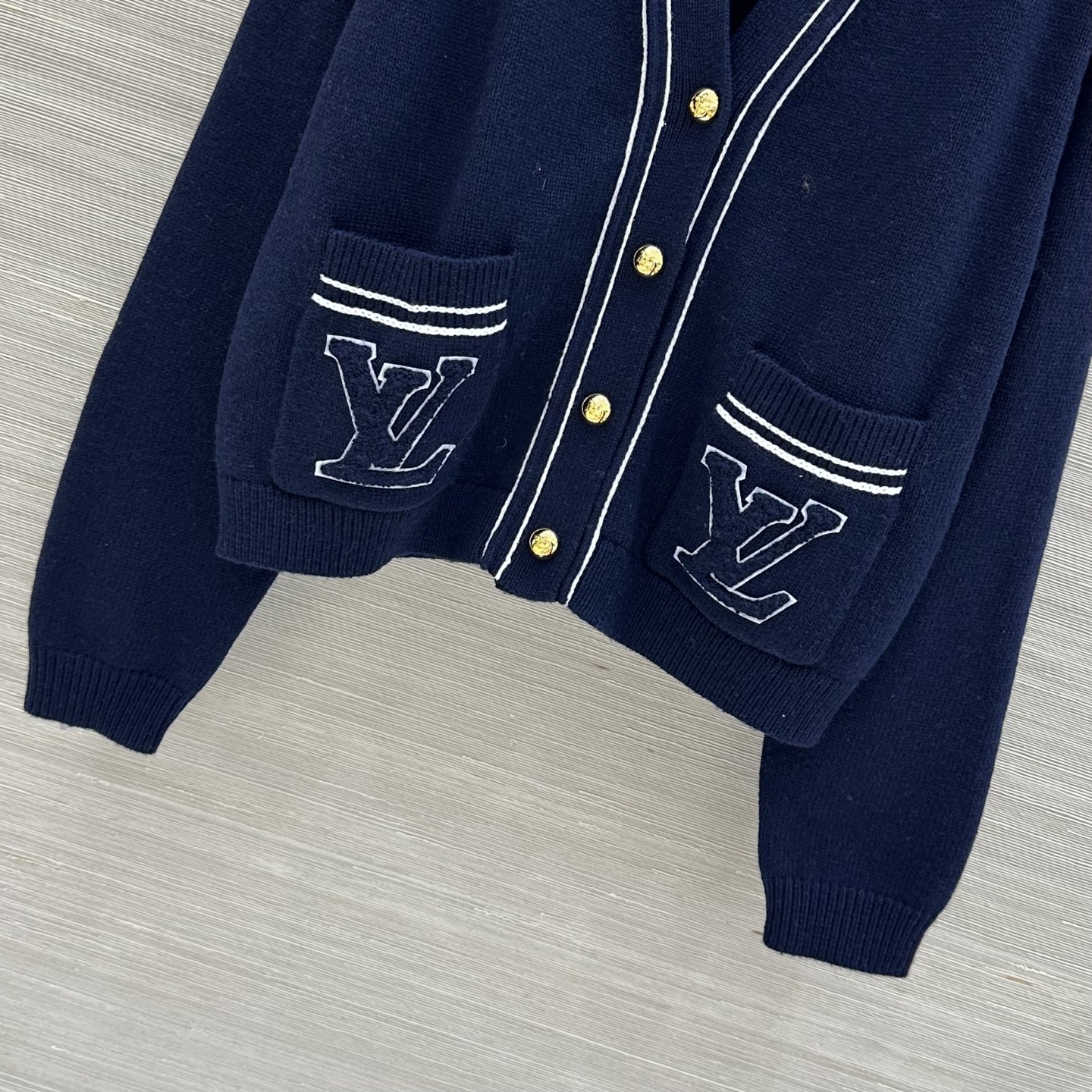 루이비통 여성 가디건 129818 Louis Vuitton Cardigan 썸네일 이미지