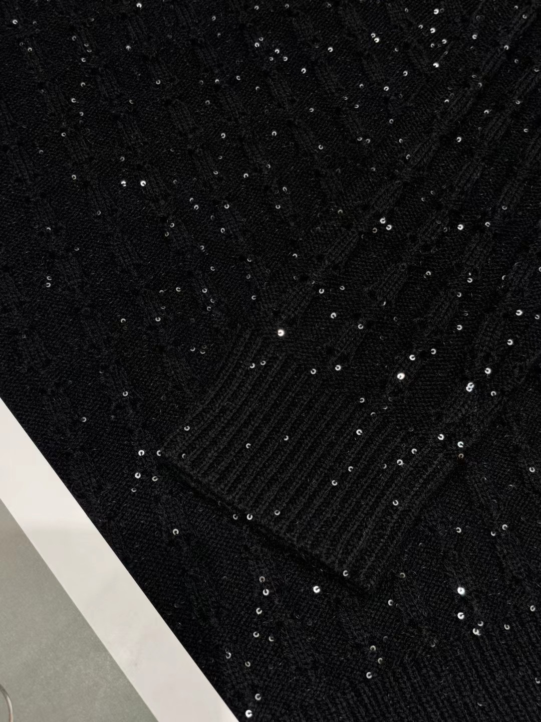 Elegant Women's Black Sequin Knit Sweater - Round Neck, Long Sleeve 8 i1755757992535 8123 0 6