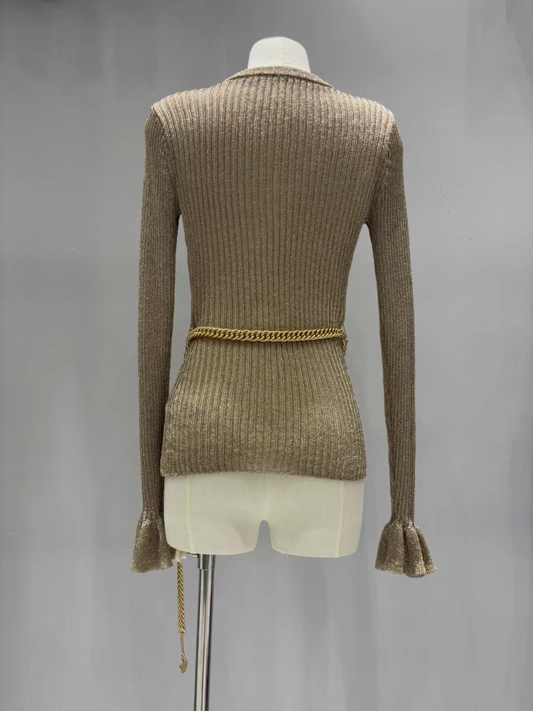 上新🆕🆕《1:1品质》self-Portrait 2025秋冬新款金色复古亨利领 针织上衣码数：SML